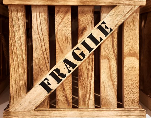 Solution de stockage pour grande distribution : les avantages avec une réhausse pliante en bois