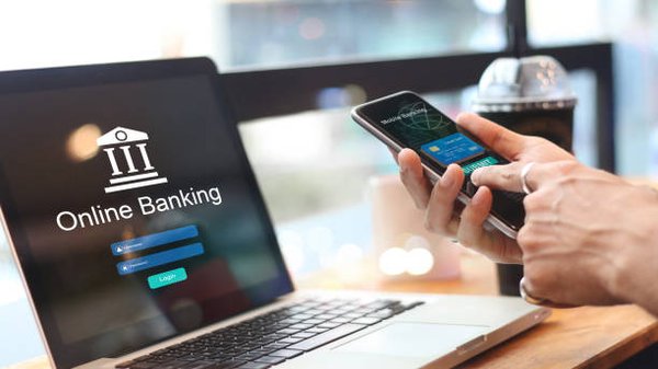 Comparatif des banques en ligne sans frais : trouvez la vôtre